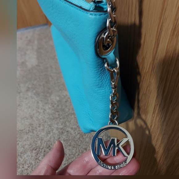 MICHAEL KORS LIKE NEW TURQUOISE LEATHER BAG - Picture 3 of 6